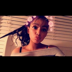 Meet your Posher, Claudia